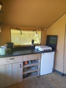 Keuken in safaritent