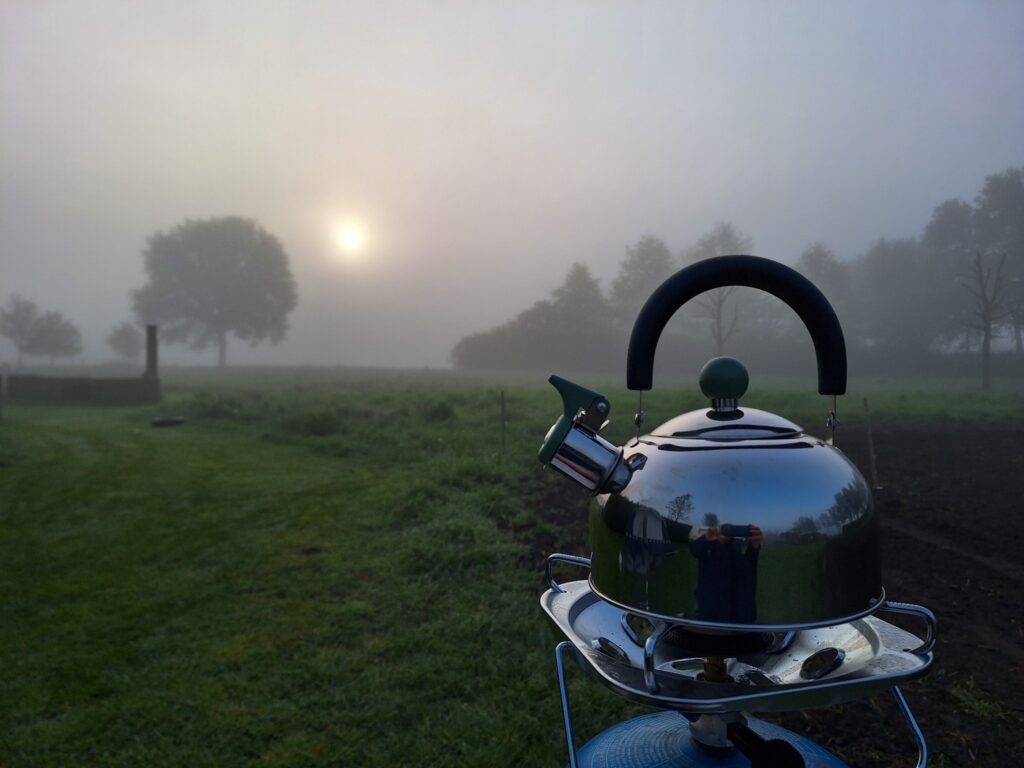 zonsopkomst bij rustige camping in drenthe